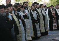 In plina criza financiara: Salariile preotilor cresc cu 70 la suta