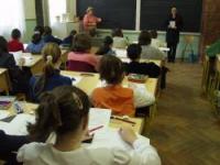 Aproape 200 de elevi salajeni primesc burse scolare
