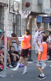 Competitiile de streetball  au avut priza  la zalauani