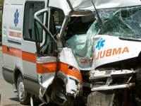 A intrat cu masina in ambulanta