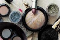 Prinsi la vanzare de haine si cosmetice fara acte