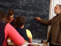 Aproximativ 100 de profesori salajeni vor primi gradatii de merit