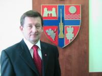 Functionarii publici forteaza nota