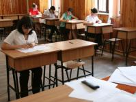 Absolventii din promotiile anterioare, cuprinsi din mers, la bacalaureat