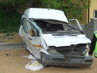 Impact violent intre un tir si un microbuz