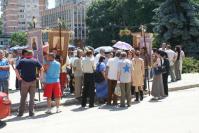 Protest spontan in fata Prefecturii: Tunete si fulgere intre ortodocsii si greco-catolicii din Bocsa 