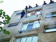 Copil de trei ani, blocat singur in casa 