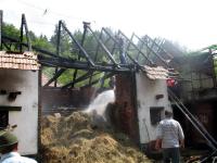 O tona de grau si ovaz, mistuita intr-un incendiu