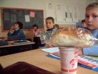 Au demarat licitatiile pentru gustarea din pauza a elevilor 
