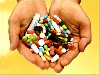 A inghitit un pumn de medicamente