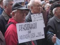 Sindicalistii pensionari strang din nou semnaturi