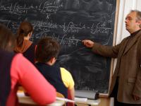 Salariile profesorilor, micsorate si mai mult dupa noua lege a salarizarii 