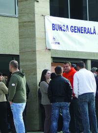Absolventii salajeni se bat pe 275 de slujbe