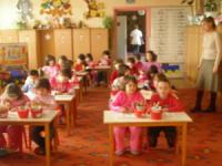 Primii pasi spre lumea din afara familiei