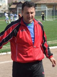 Daniel Sabau arunca manusa