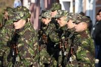Tinerii care nu se prezinta la centrele militare de recrutare ar putea fi amendati