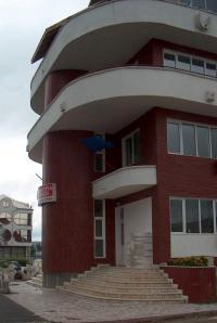 Prinsi cu zecile muncind fara acte
