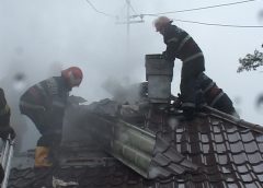 Incendiu în Gostila. Lipsa apei a îngreunat acțiunea pompierilor