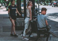 Adolescenţii, în faţa adicţiilor: suntem peste media europeană la consumul de alcool, tutun şi dependenţa online Adolescenţii, în faţa adicţiilor: suntem peste media europeană la consumul de alcool, tutun şi dependenţa online