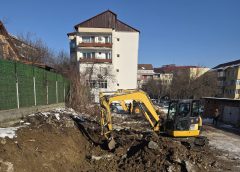 Zeci de garaje de lângă Casa Armatei au fost demolate. Multe nu erau folosite de ani și ani