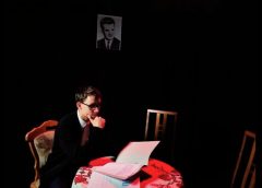 Spectacol experimental la Muzeul din Zalău. Tema piesei: recrutarea elevilor de către Securitate