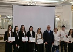 Elevi din mai multe județe s-au întrecut în proiecte de afaceri